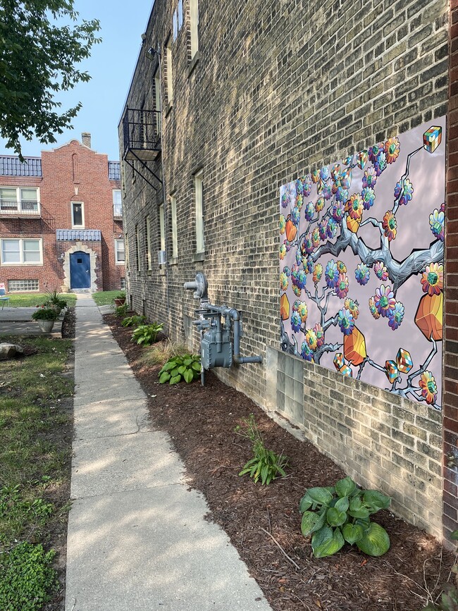 Building Photo - 3032 W Pierce St