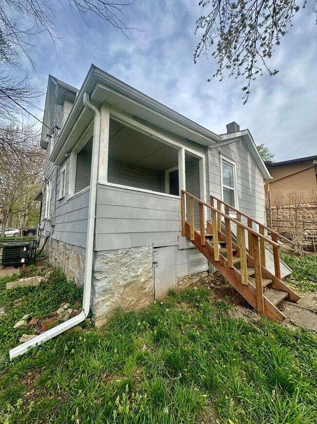 Building Photo - Beautifully remodeled 2 Story Northeast Ho...