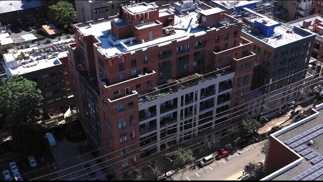 Building Photo - 205 10th St