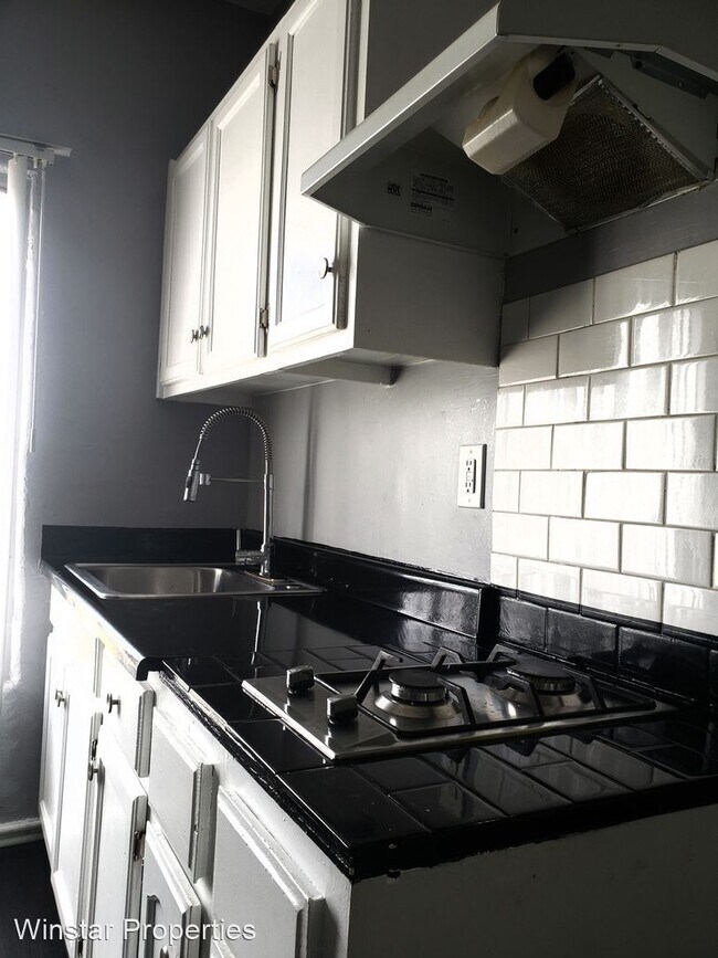 Building Photo - 1316 Fedora St