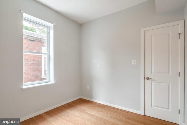 Foto del edificio - 5035 Walton Ave