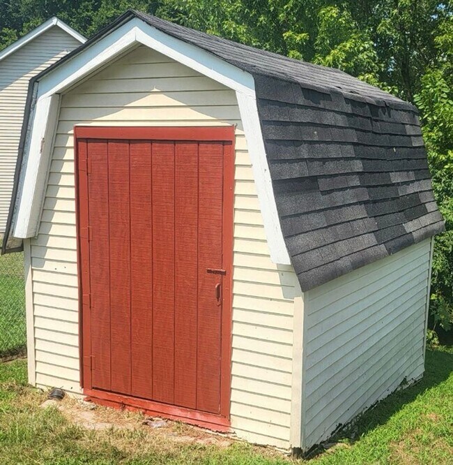 Foto del edificio - 1551 Ridgemont Dr