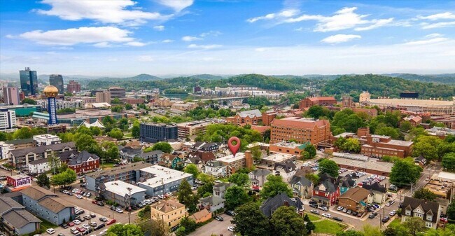 Foto del edificio - Live in the Heart of Fort Sanders | 1BR Condo Near UTK with Pool, Parking & City Views
