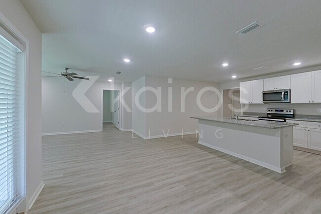 Building Photo - 4698 Malay Cir