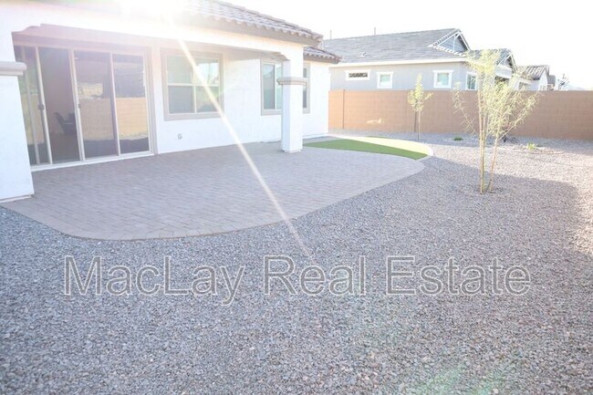 Foto del edificio - 12472 W Calle De Baca