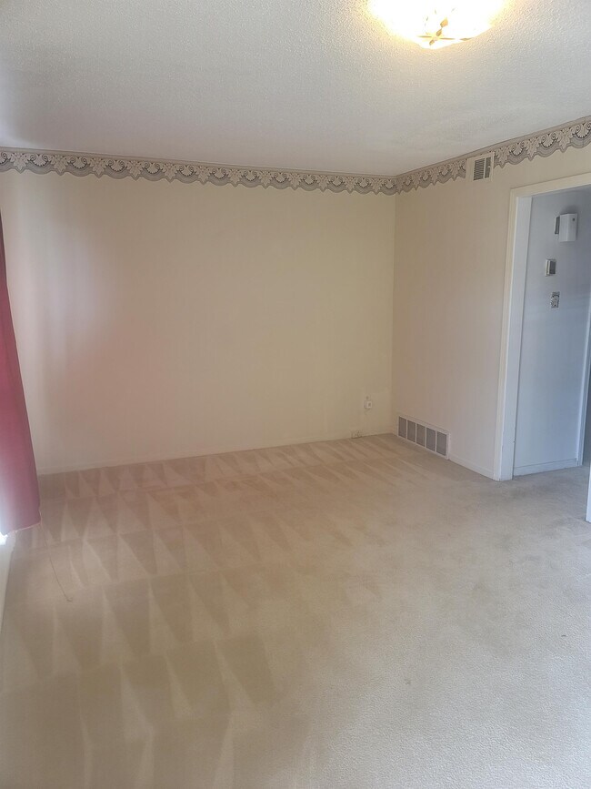 Building Photo - 2371 N Orchid Dr