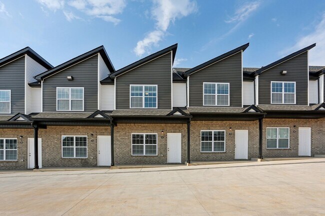 Building Photo - 2815 Trenton Rd