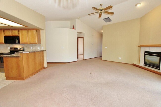 Foto del edificio - Single-Level Townhome Nestled in SE Boise