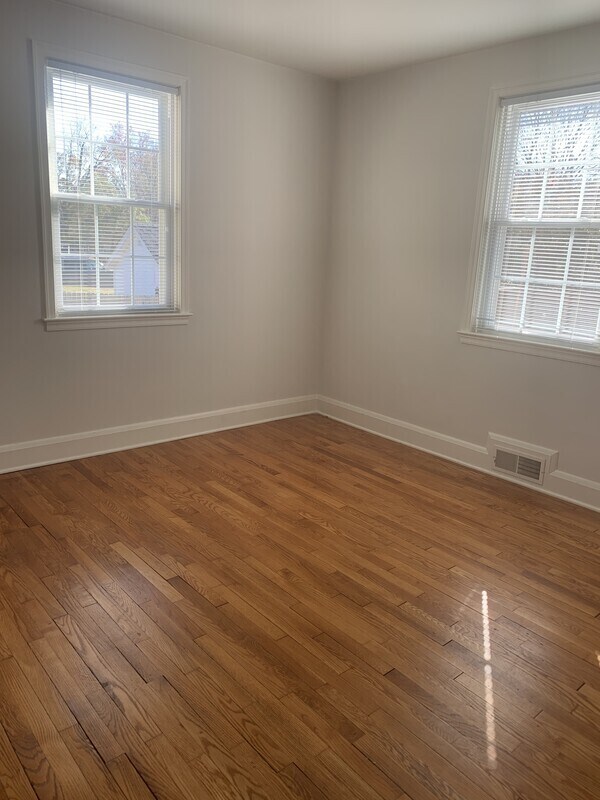Foto del edificio - 8025 Bradshaw Rd