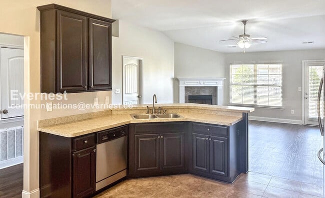 Building Photo - 648 Piney Woods Rd