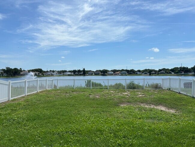Foto del edificio - 12627 Lake Vista Dr