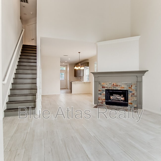 Photo - 3937 Creek Crossing Dr House