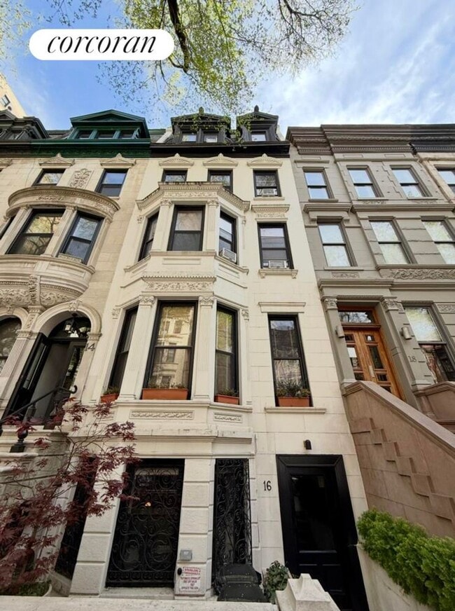 Building Photo - 16 W 95th St