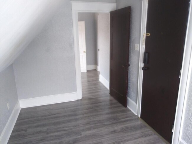 Building Photo - 48 Covell St