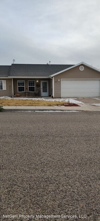 Primary Photo - 3 br, 2 bath House - 479 W 2050 N