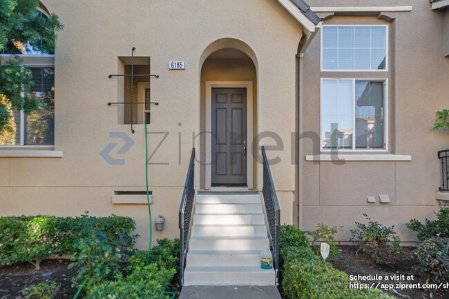 Foto del edificio - 6185 Yardley Ln