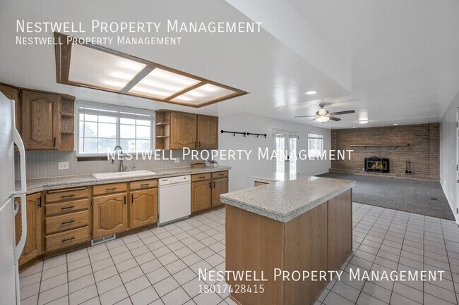 Foto del edificio - One Month's Rent Free - Charming Bluffdale...