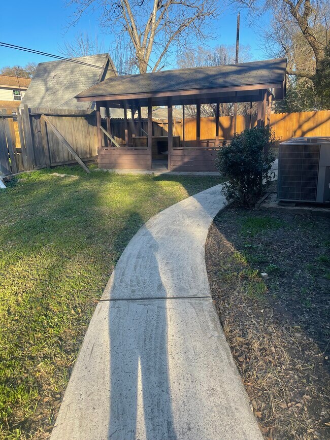 Foto del edificio - 1038 Beaver Bend Rd