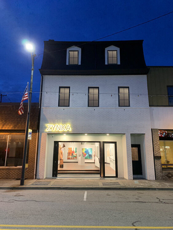 Live above an Art Gallery. - 904 Main St