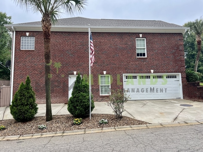 Primary Photo - 124 Misty Pine Ln