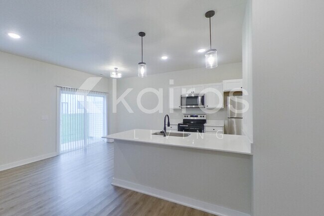 Foto del edificio - 6914 Bluebell Ct