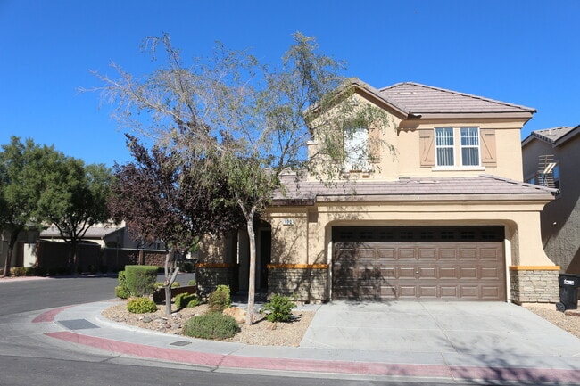 Building Photo - NO SHOWINGS UNTIL 12/19/2023