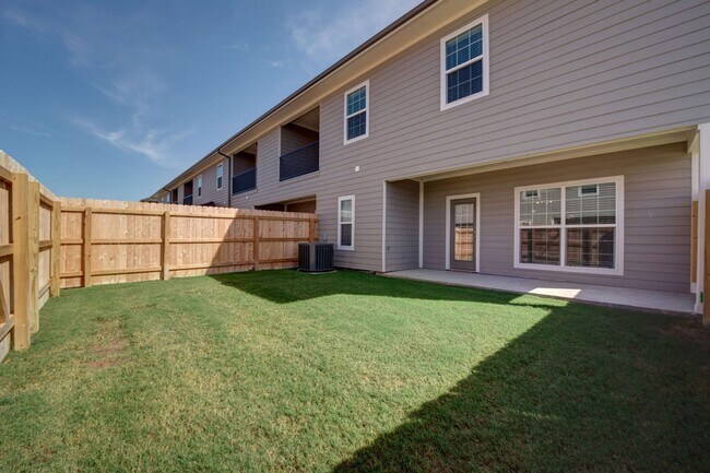 Foto del edificio - The Best New Townhome Community in BCS!