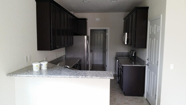 Building Photo - 1221 Dakota Dr