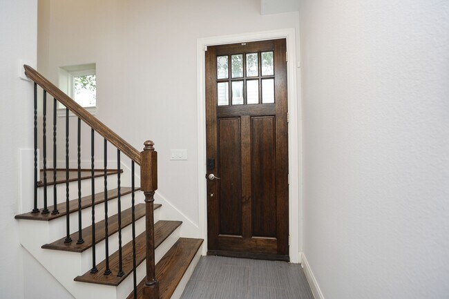 Foto del edificio - 2212 Stuart St