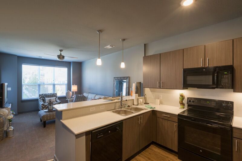 Cue At Aksarben Village Apartments Omaha Ne Apartments Com