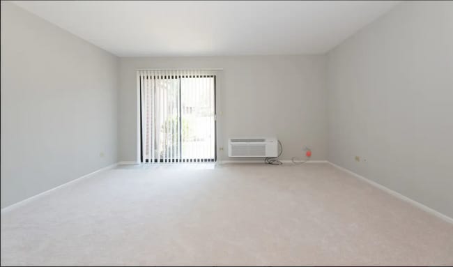 Building Photo - 920 N Lakeside Dr