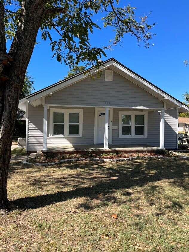 628 N University Blvd, Norman, OK 73069 House for Rent in Norman, OK