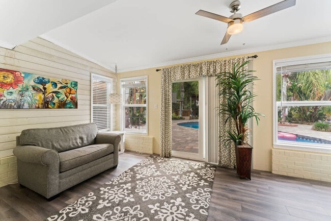 Foto del edificio - 1937 Grove Bluff Cir W