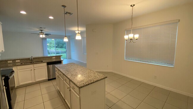 Foto del edificio - Corner Lot!! 3BD/2.5BA Town Home in Goldenrod Reserve in Orlando!