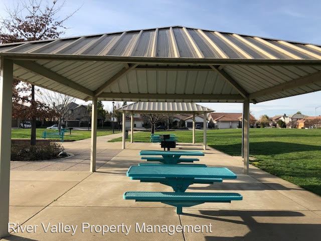 Foto del edificio - 4 br, 3 bath House - 6656 Maple Creek Drive