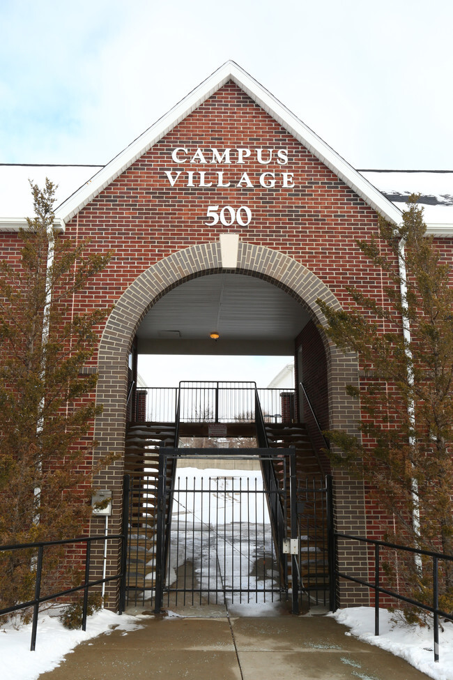 Building Photo - Campus Village Flint