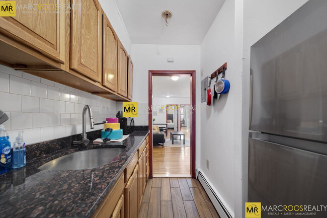 Foto del edificio - 871 Harrison Ave