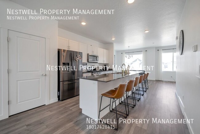 Foto del edificio - Delightful 4-bed Townhome in Saratoga Springs