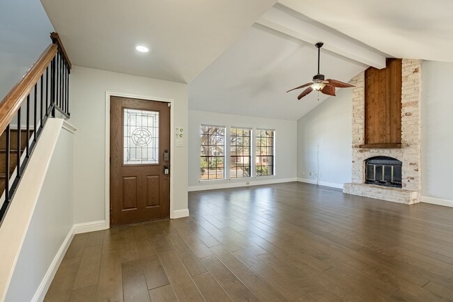 Building Photo - Beautiful 3 bedroom, 2.5 bathroom home in Gracywoods!