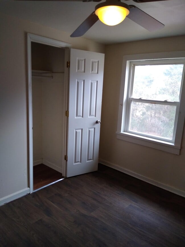 Building Photo - 201 Chandler Dr