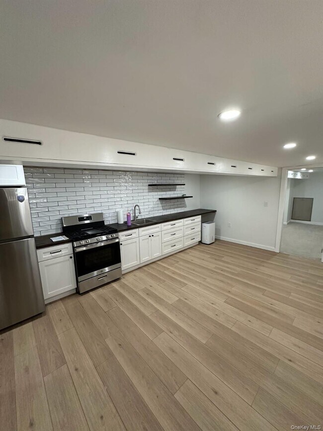 Foto del edificio - 964 E 42nd St