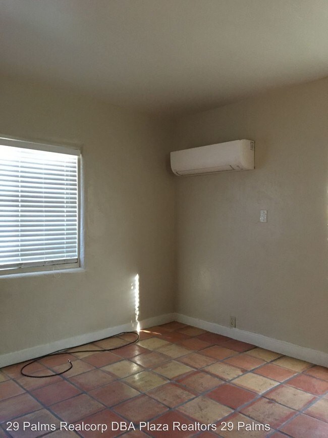 Building Photo - 73151 Adobe Cir