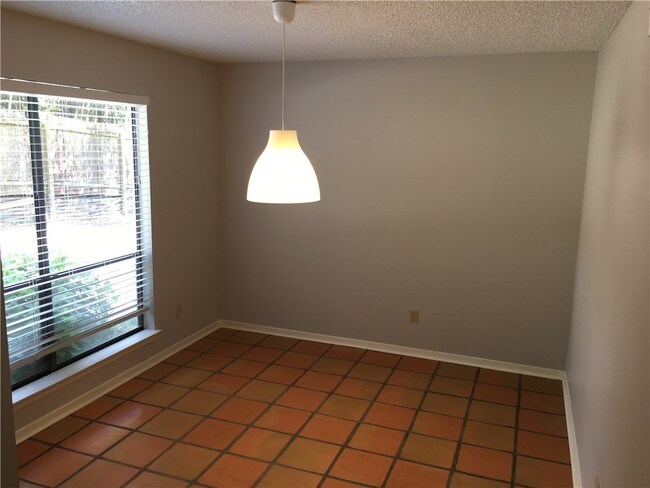 Building Photo - 6102 Forest Hills Dr