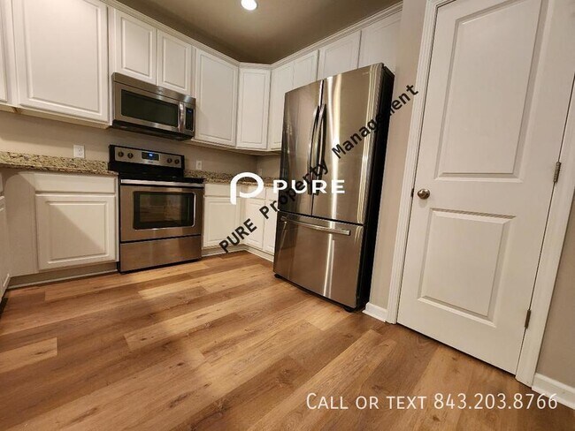 Building Photo - 1204 N University Dr