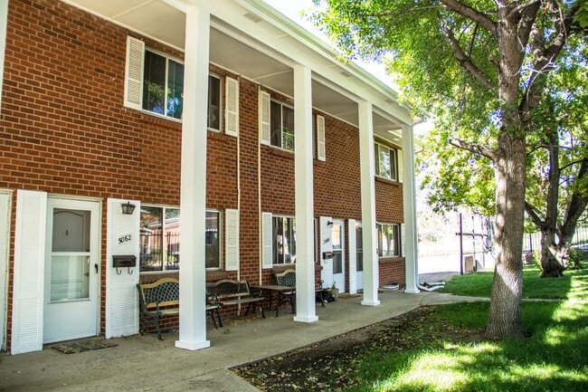 Building Photo - 5062 W 8th Ave