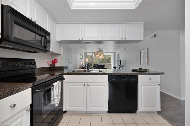 Foto del edificio - 15161 Cedarwood Ln