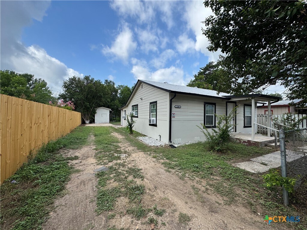 Building Photo - 1209 Raymond St