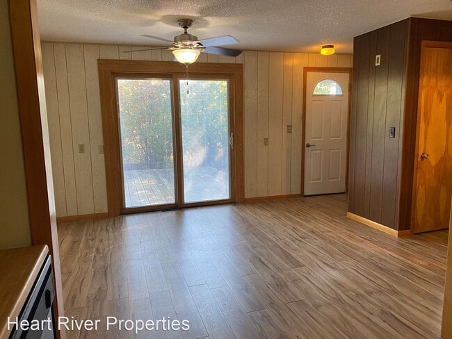 Building Photo - 2 br, 1 bath House - 431 Manning Ave