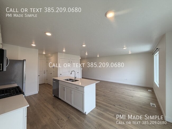 Building Photo - 1356 S Windy Rdg Dr