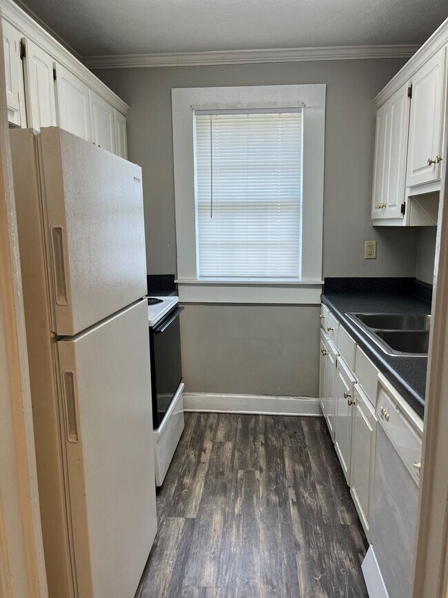 Foto del edificio - Carter &amp; Bray - 409 1/2 N Madison